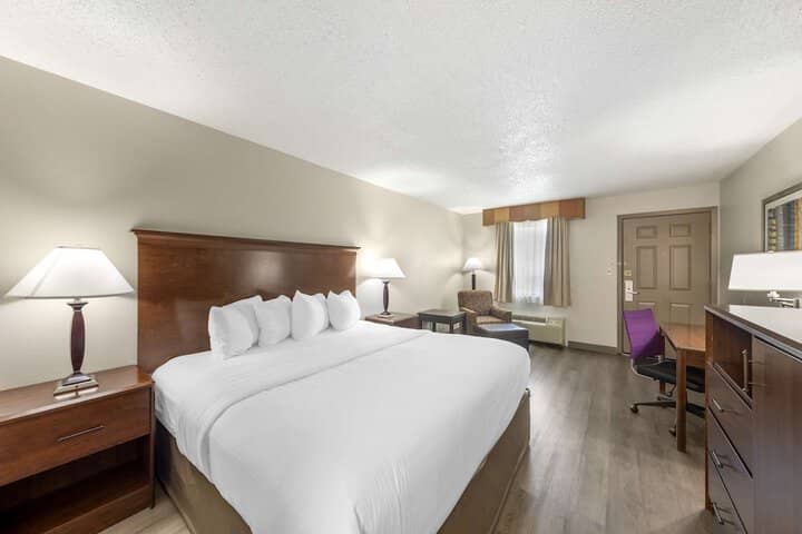 Room 15 of 28